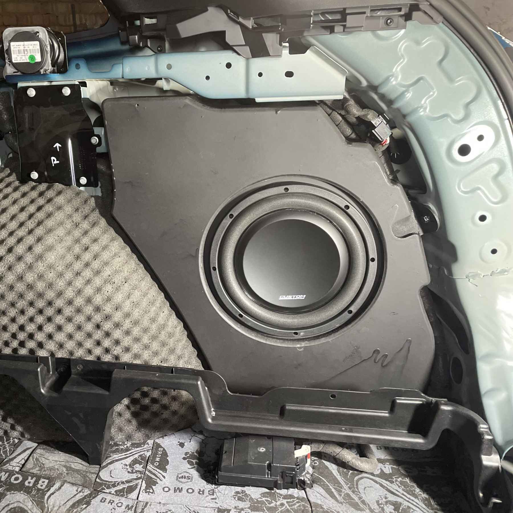Короб стелс Geely Monjaro ver.1 c потаем 10 Короб стелс Geely Monjaro ver.1 c потаем 10
