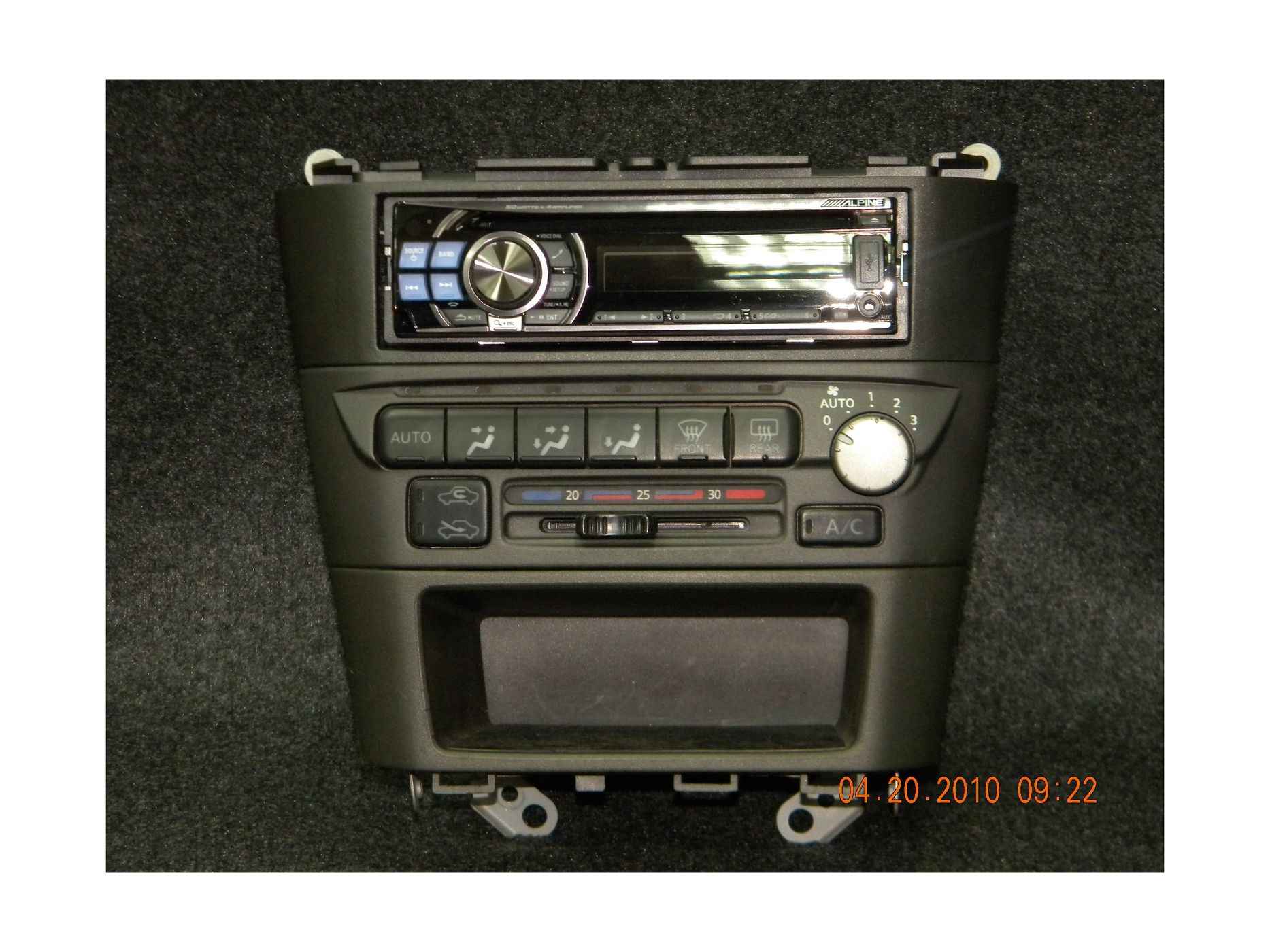 Переходная рамка для Nissan Sunny 99-03 1DIN верх