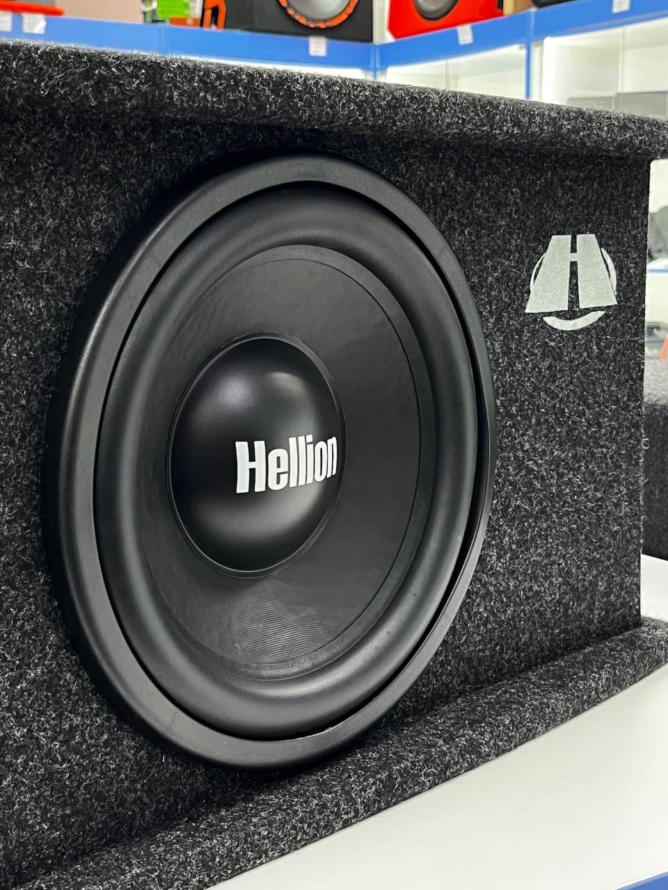 Hellion AWB-12/H12 активный корпусной сабвуфер 