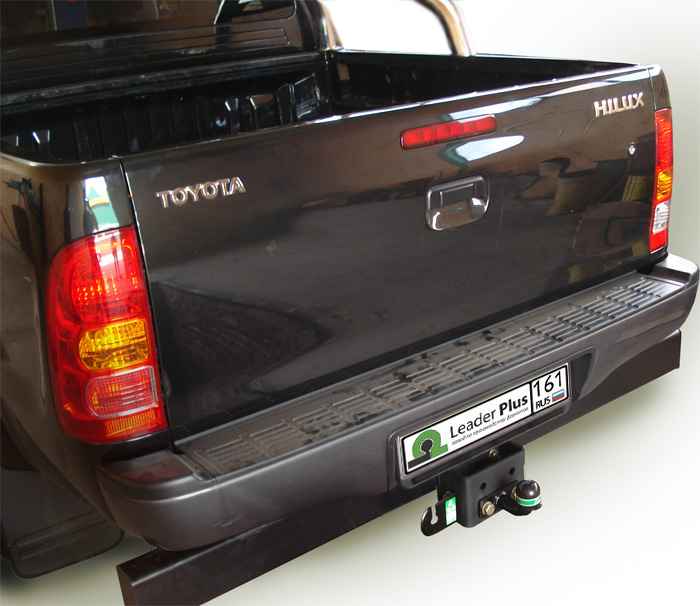 Фаркоп Leader Plus T114-FC для Toyota Hilux (4WD) (N2) 2008-2015, съемный шар (тип FC)