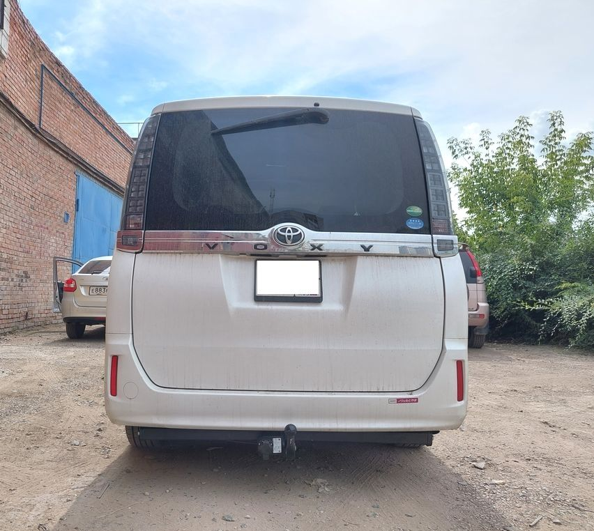 Фаркоп Halty TVox14 Toyota Voxy, Noah, Esquire III поколение 2014-2022, условно съемный шар (тип A)