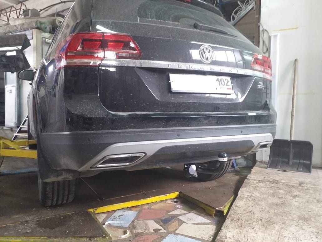 Фаркоп Leader Plus V127-A для Volkswagen Teramont 2017-..., условно съемный шар (тип A)