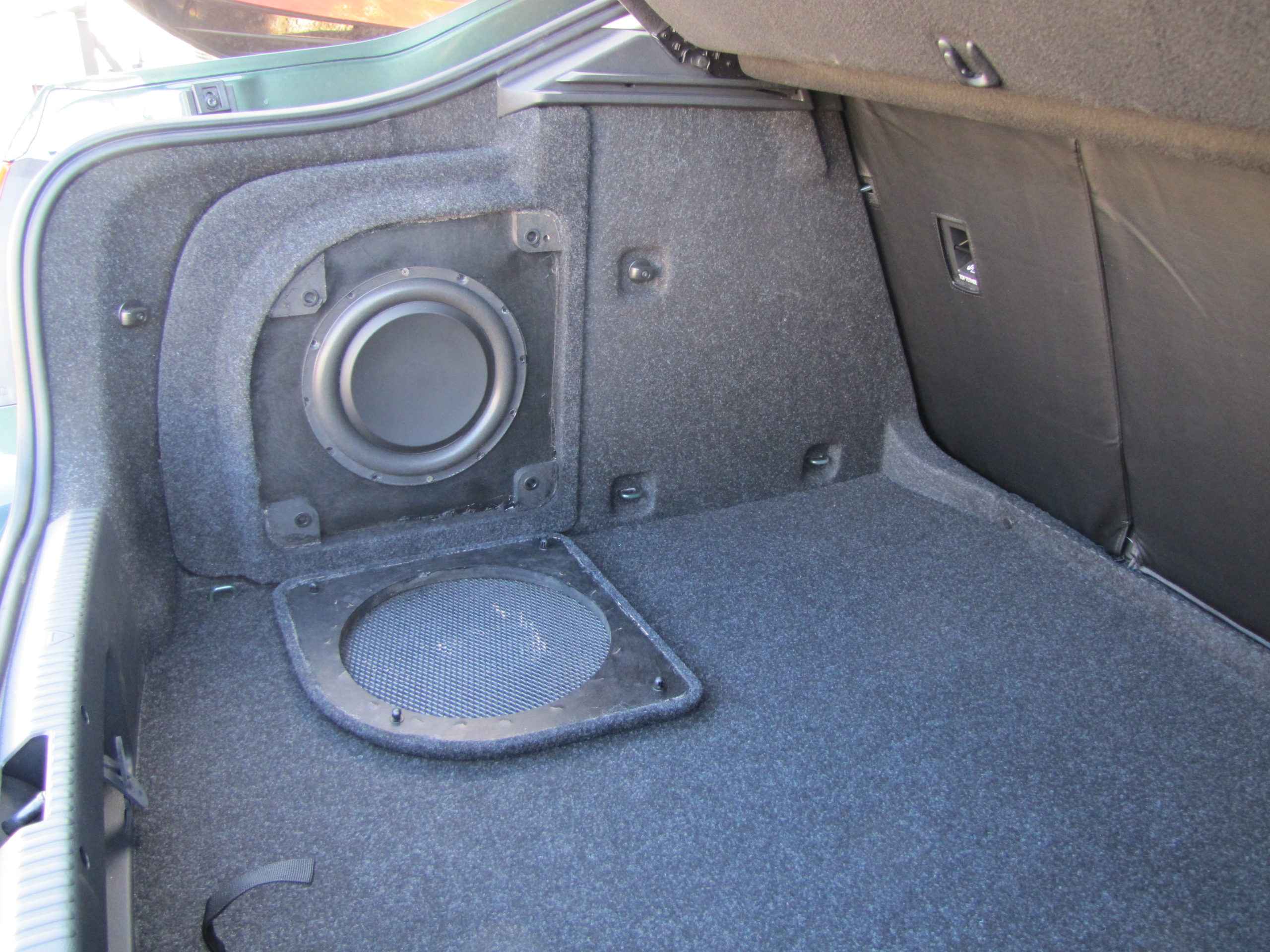 Короб стелс Skoda Octavia A7 с крышкой 2013-2020