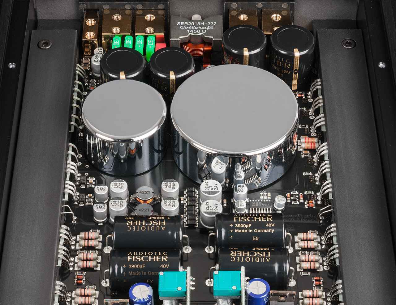 BRAX GX2400 Усилитель High End 4 канальный, чёрный, радиатор 