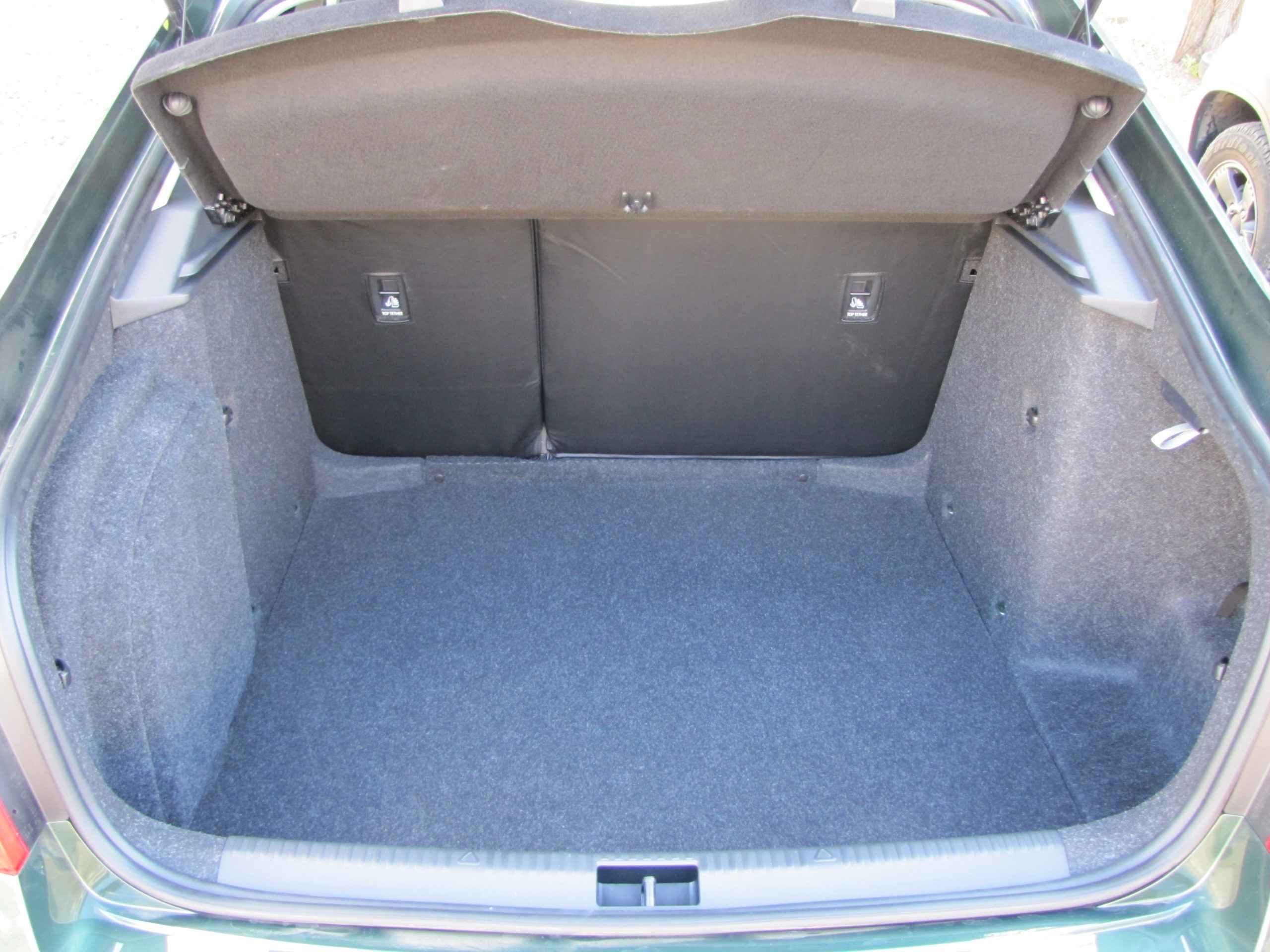 Короб стелс Skoda Octavia A7 с крышкой 2013-2020