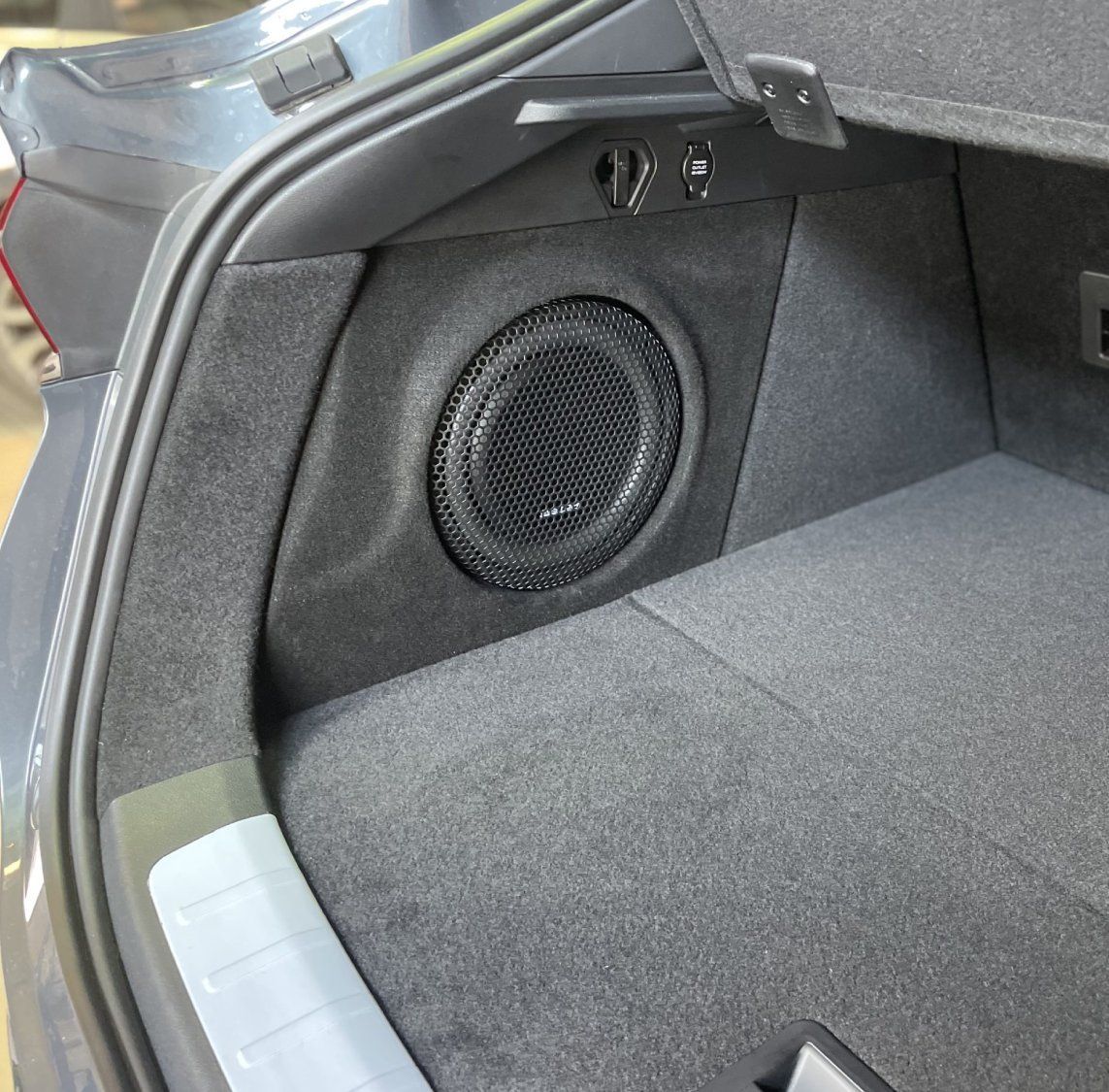 Короб стелс Geely Tugella ver.1 левая сторона