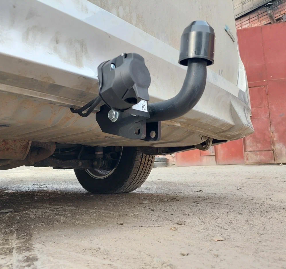 Фаркоп Halty NRSer16-A для Nissan Serena C27 V поколение 2WD/4WD 2017-, условно съемный шар (тип A)