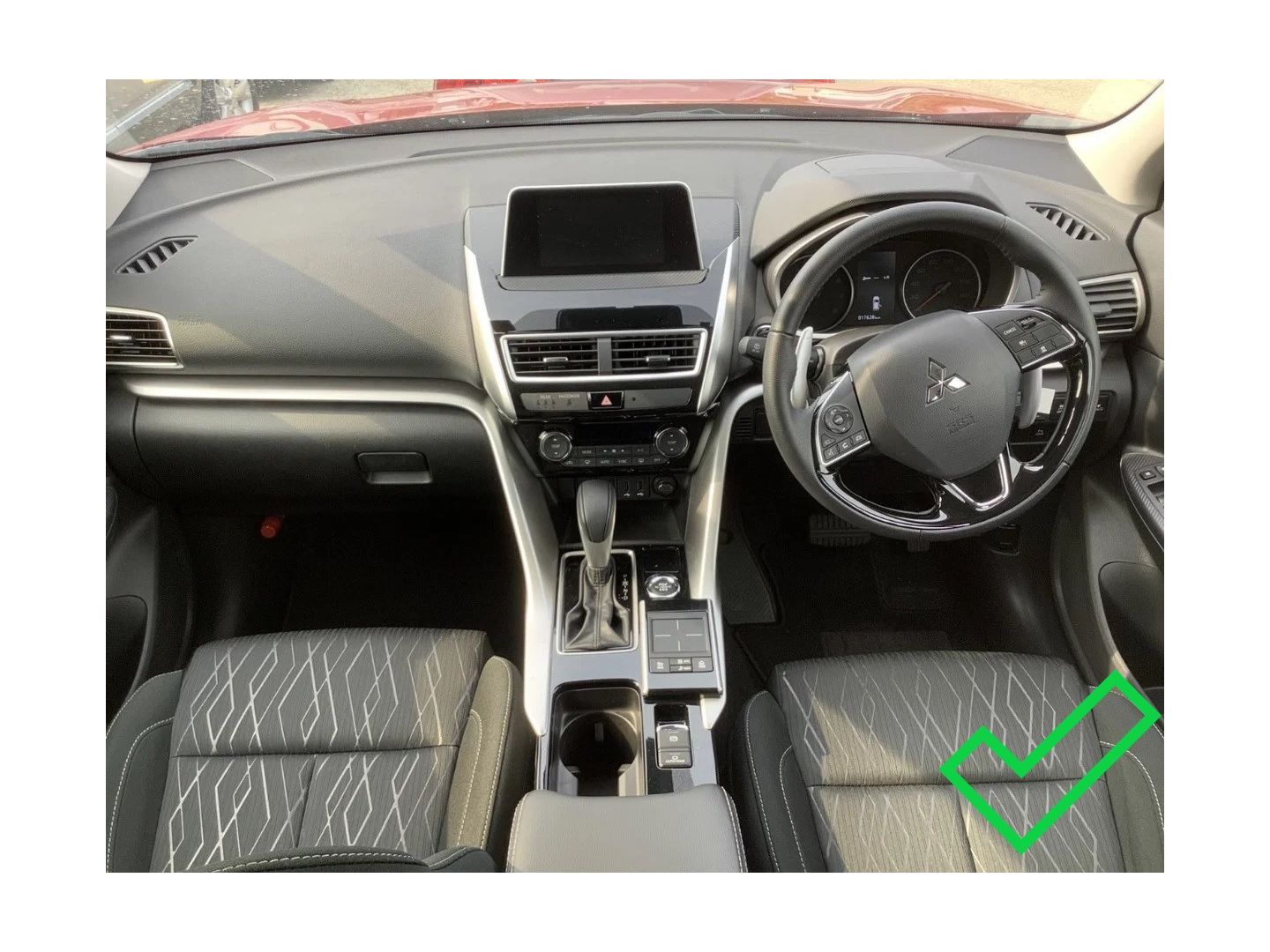 Рамка Mi067T в Mitsubishi Eclipse Cross 2017-2021 10