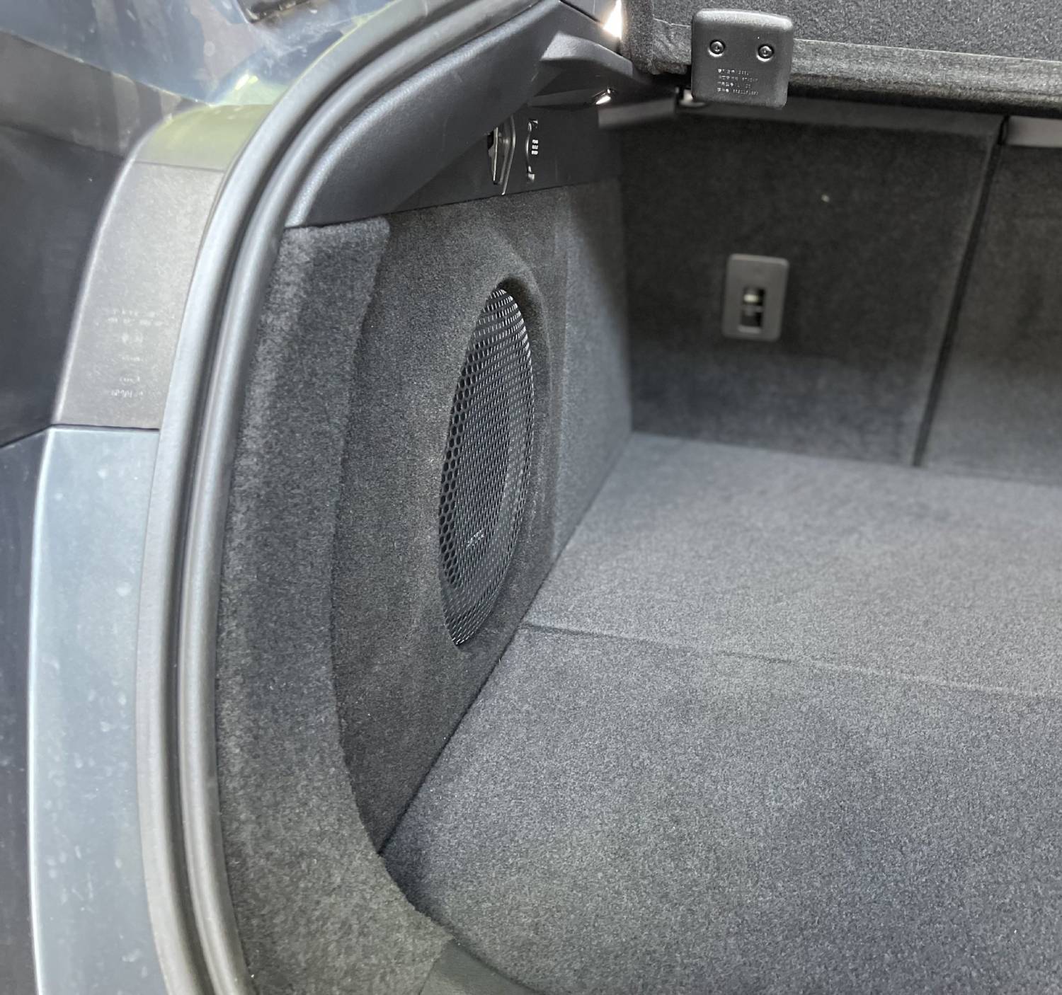 Короб стелс Geely Tugella ver.1 левая сторона Короб стелс Geely Tugella ver.1 левая сторона