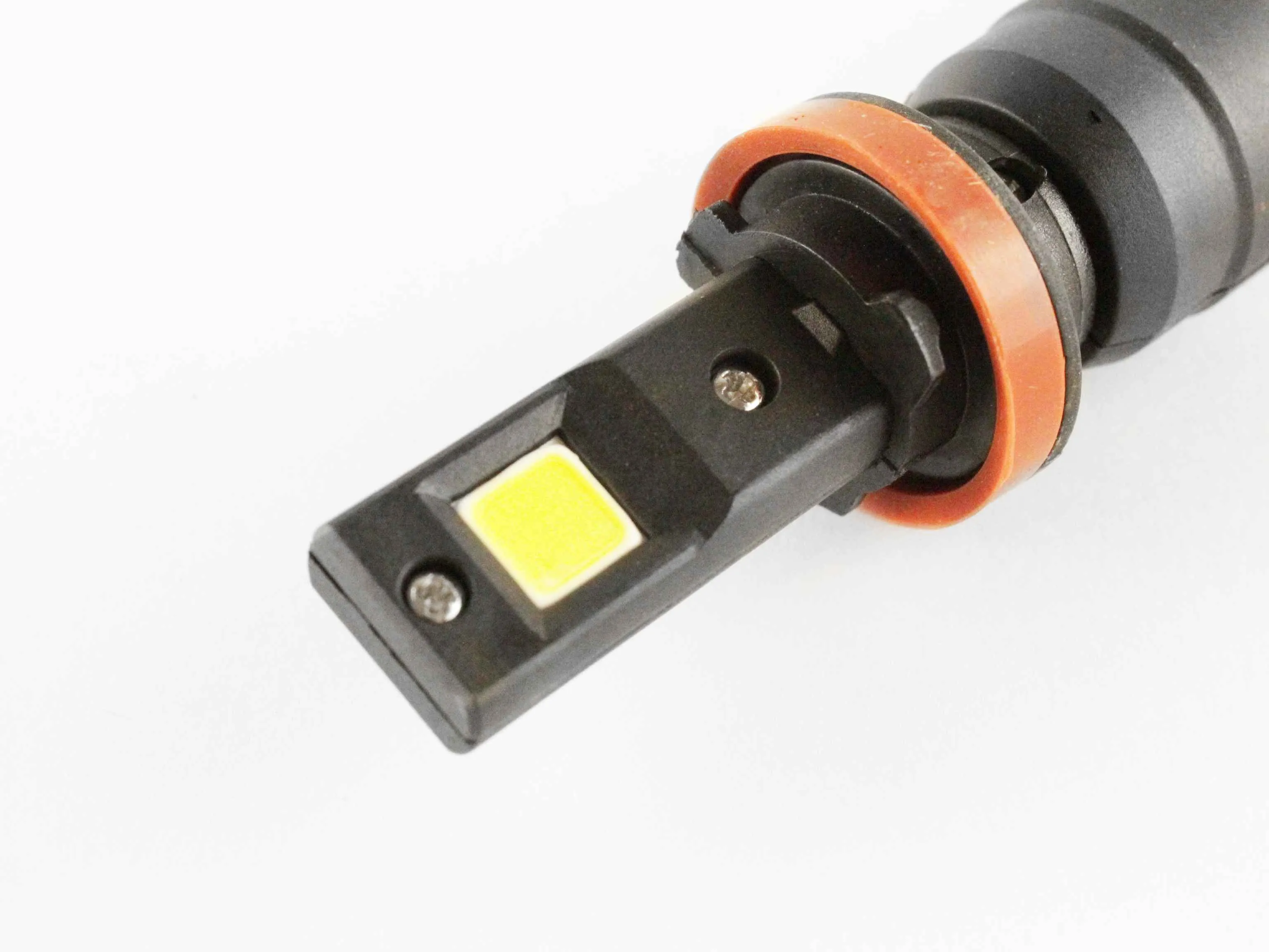 Лампа LED Omegalight COB H11/H8/H9 2600lm (2шт) Лампа LED Omegalight COB H11/H8/H9 2600lm (2шт)