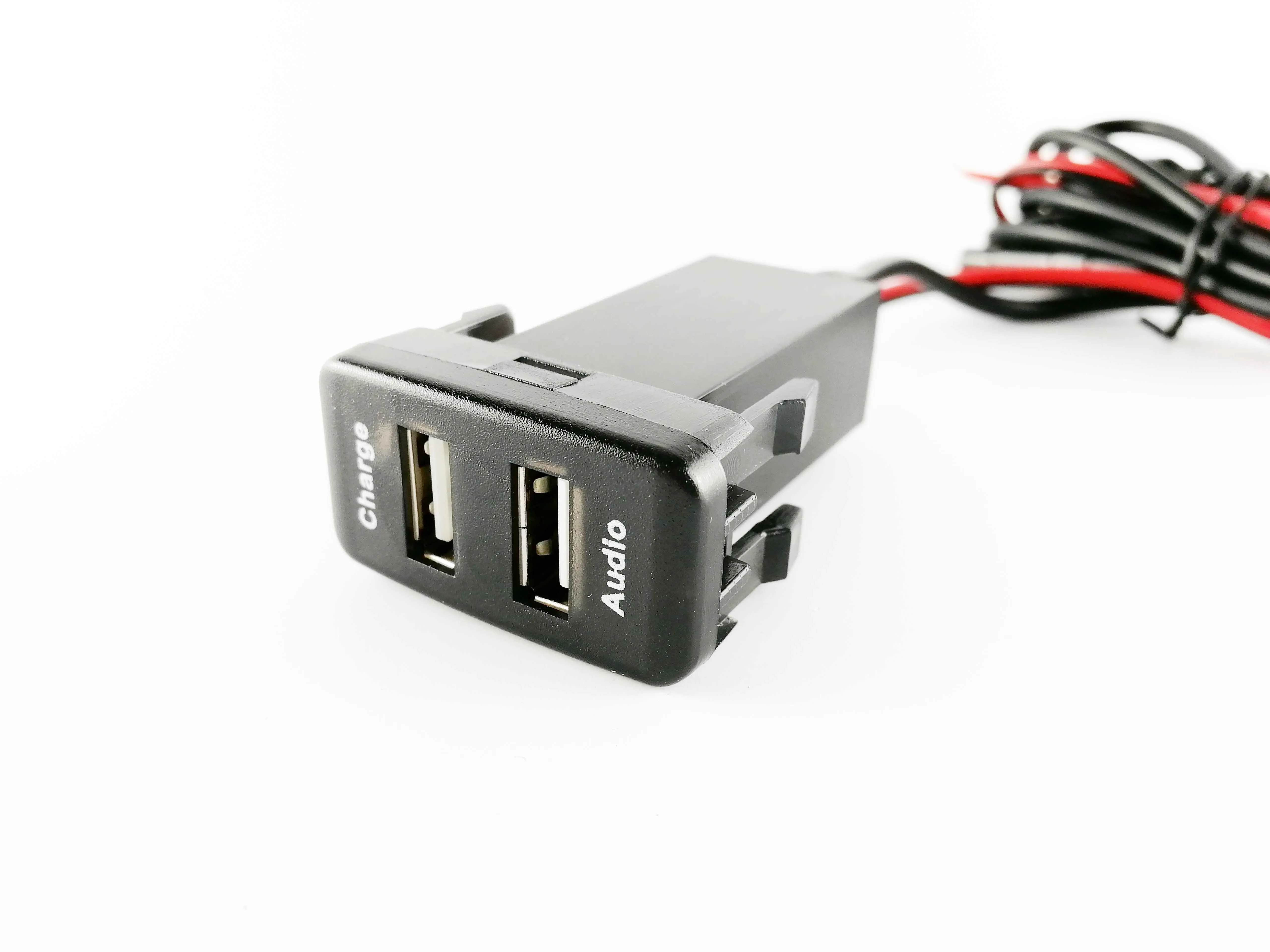 USB разъем в штатную заглушку для Toyota с зарядным устройством