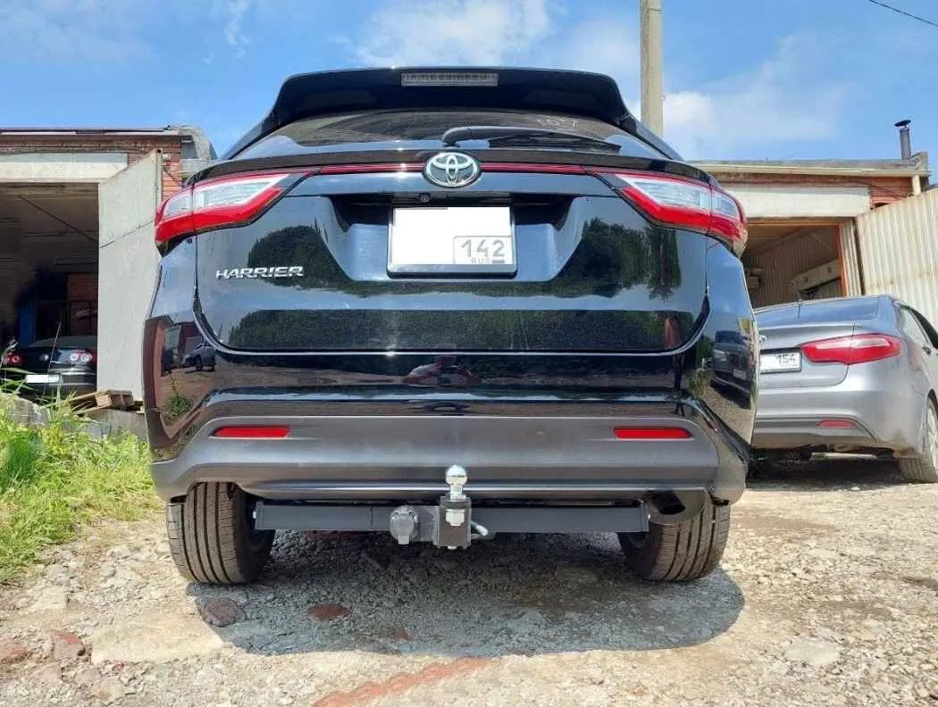 Фаркоп Halty TLC200V1F для Toyota Harrier III поколение (XU60) 2013-2020, быстросъемный шар (тип Е)