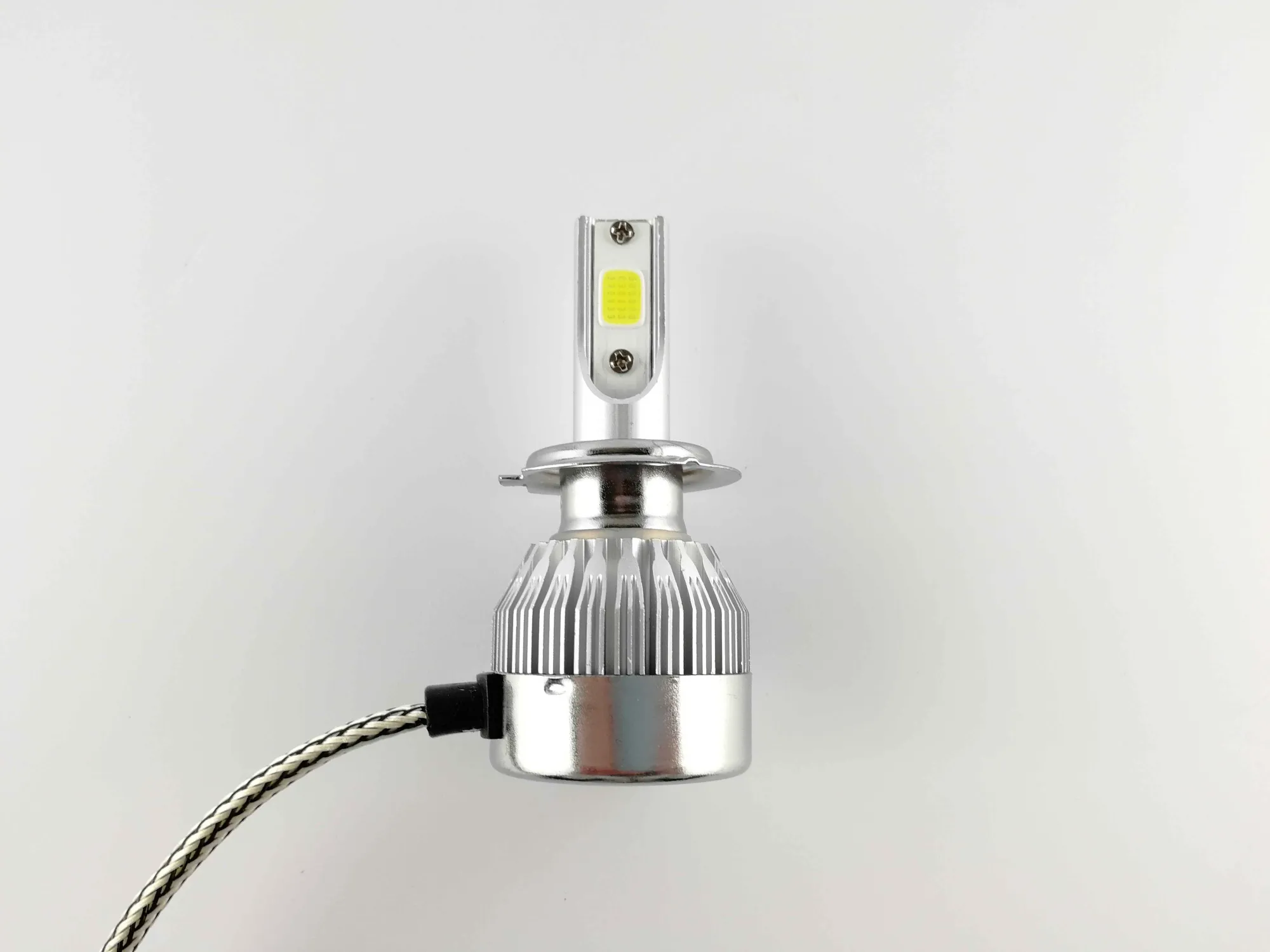 Лампа LED Omegalight Standart H7 2400lm (1шт) Лампа LED Omegalight Standart H7 2400lm (1шт)