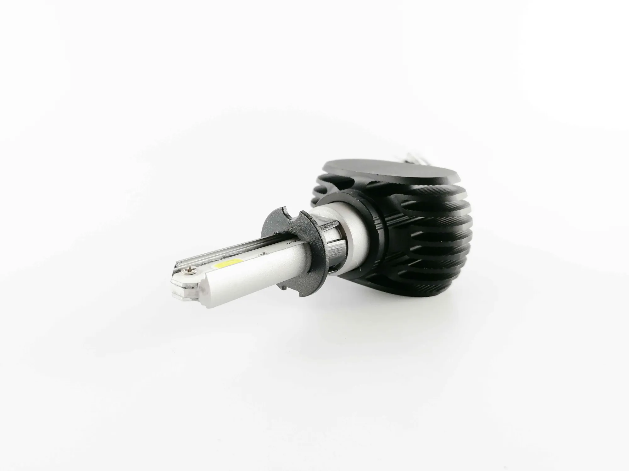 Лампа LED Omegalight Ultra H3 2500lm (1шт) Лампа LED Omegalight Ultra H3 2500lm (1шт)